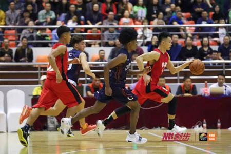 Preparation and on-site construction of wooden floor materials for basketball stadiums